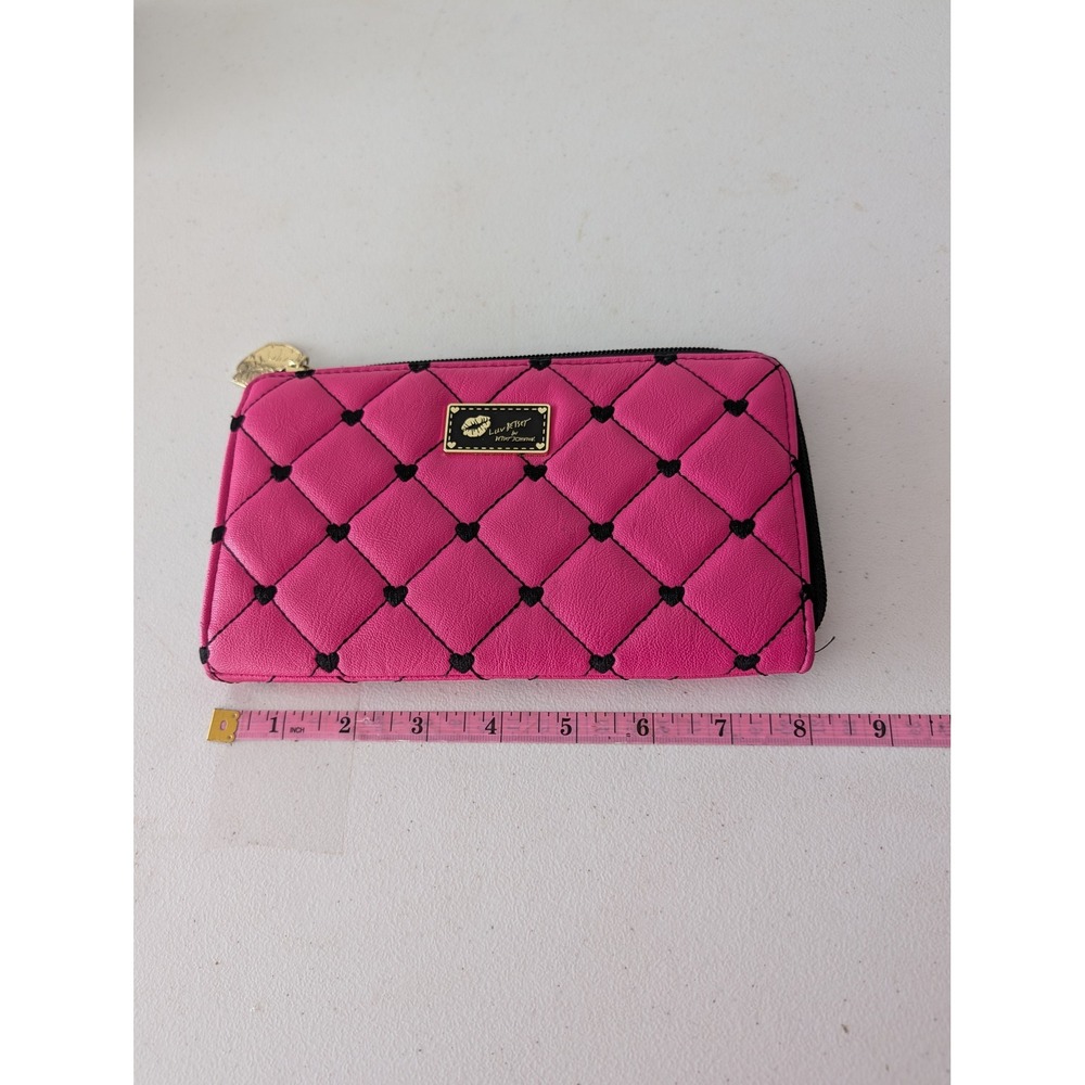 Luv Betsey by Betsey Johnson Pink Quilted Heart Zip Around Wallet Lip Pull